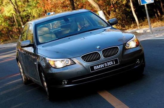 图为宝马5系