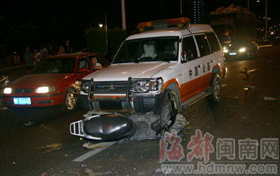 漳州一交通局副局长醉驾公车 撞飞两市民(组图)